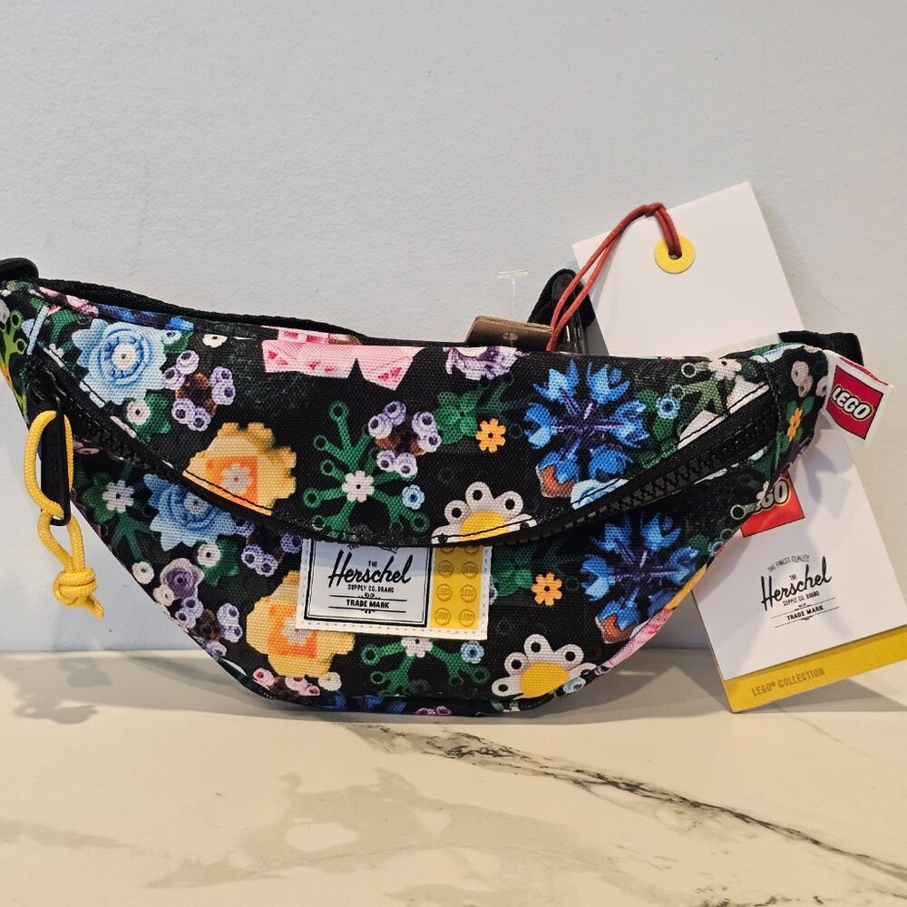 Herschel x LEGO Limited Edition Scavenger Hunt Meadow Action Bag